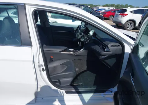 2024 Toyota Camry Se из США, поврежденный, VIN 4T1G11AK0RU851069